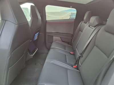 2025 Tesla CYBERTRUCK 照片 9