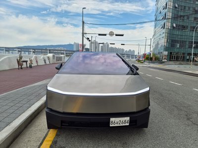 2025 Tesla CYBERTRUCK 照片 1