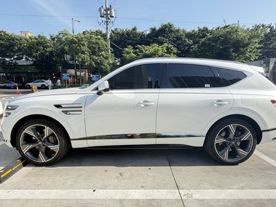 GENESIS GV80 - 5