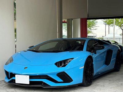LAMBORGHINI AVENTADOR