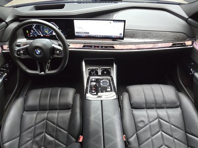 صورة 5 لـ 2023 BMW 7 SERIES