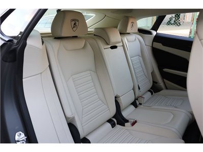 صورة مصغرة 34 لـ 2026 Lamborghini URUS