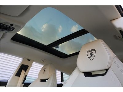صورة مصغرة 30 لـ 2026 Lamborghini URUS