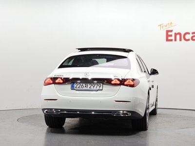 MERCEDES-BENZ E-CLASS - 3