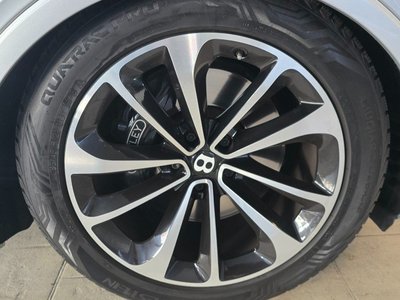 BENTLEY BENTAYGA - 4