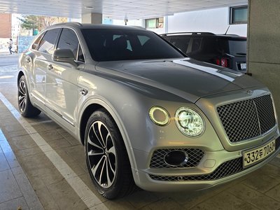 BENTLEY BENTAYGA - 1