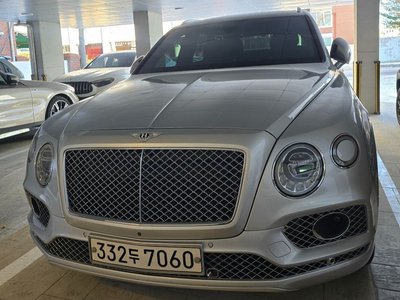 BENTLEY BENTAYGA - 5