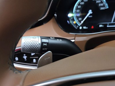 2023 Genesis GV70 thumbnail 29