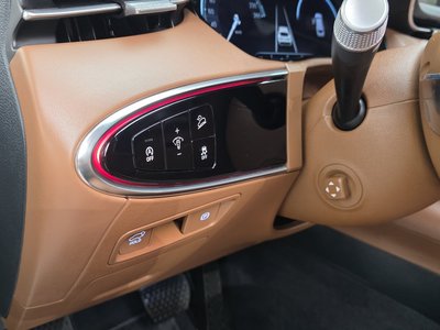 2023 Genesis GV70 thumbnail 28