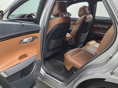 2023 Genesis GV70 thumbnail 18