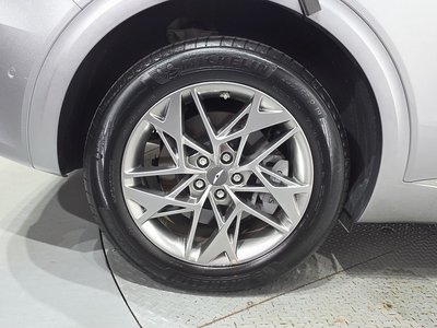 صورة 6 لـ 2023 Genesis GV70