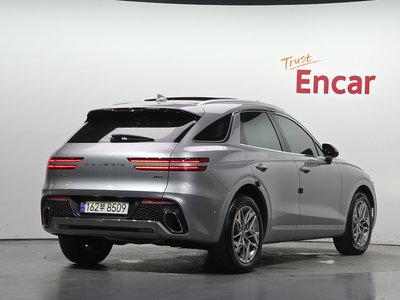 صورة 3 لـ 2023 Genesis GV70