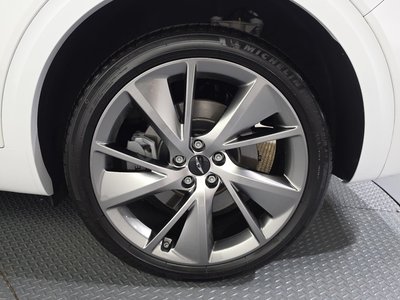 2024 Genesis GV70 photo 8