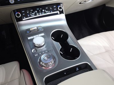 2024 Genesis GV70 thumbnail 12