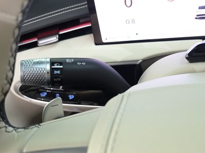 2024 Genesis GV70 thumbnail 27
