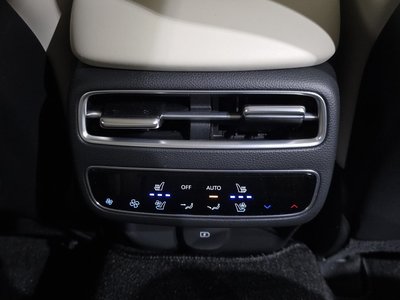 2024 Genesis GV70 thumbnail 24