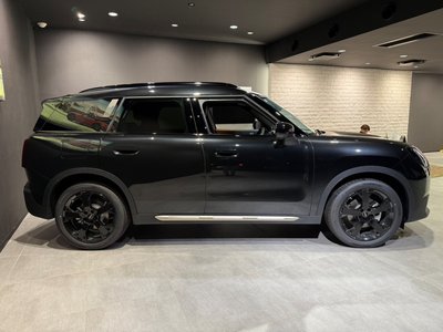 MINI MINI COUNTRYMAN - 2