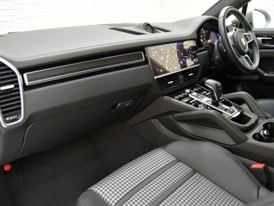 PORSCHE CAYENNE - 10