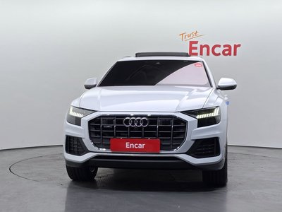 AUDI Q8 - 2