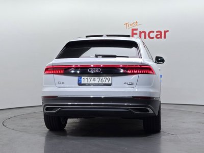 AUDI Q8 - 3