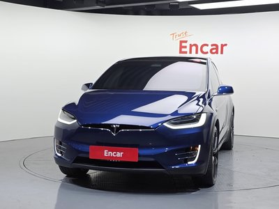 TESLA MODEL X - 2