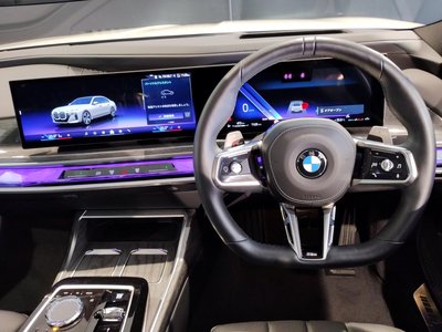 صورة مصغرة 31 لـ 2025 BMW 7 SERIES