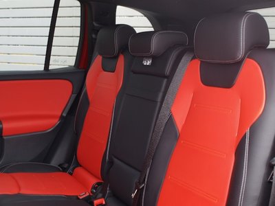 2025 Mercedes-BENZ GLB — миниатюра 11
