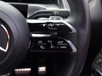 2025 Mercedes-BENZ GLB — миниатюра 21
