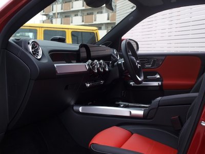 صورة 8 لـ 2025 Mercedes-BENZ GLB