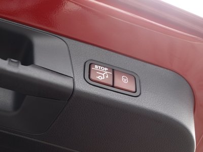 2025 Mercedes-BENZ GLB — миниатюра 39