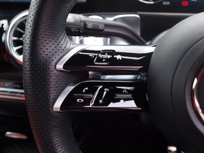 2025 Mercedes-BENZ GLB — миниатюра 20
