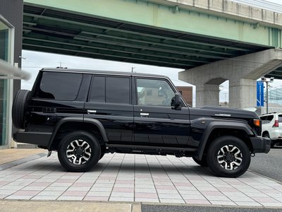 TOYOTA LAND CRUISER 70 - 7