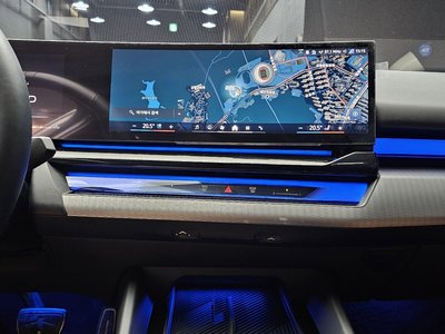صورة مصغرة 20 لـ 2023 BMW 5 SERIES