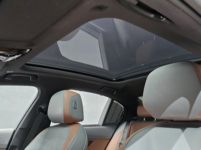 صورة مصغرة 25 لـ 2023 BMW 5 SERIES