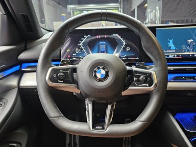 صورة مصغرة 19 لـ 2023 BMW 5 SERIES
