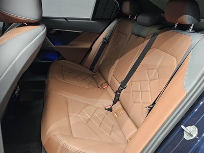 صورة مصغرة 16 لـ 2023 BMW 5 SERIES