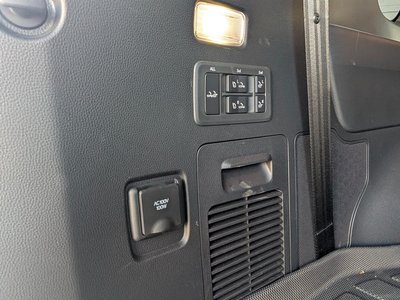 2023 Lexus LX thumbnail 39