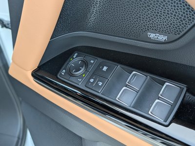 2023 Lexus LX thumbnail 20