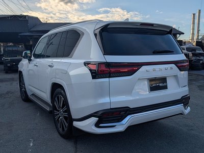 2023 Lexus LX thumbnail 13