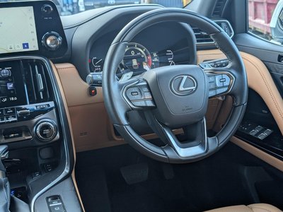 2023 Lexus LX thumbnail 18