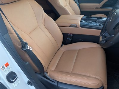 2023 Lexus LX thumbnail 24