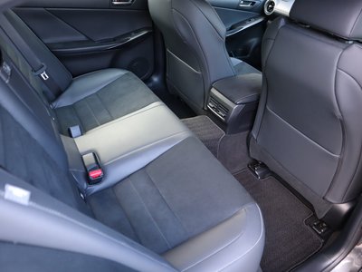 2024 Lexus IS 缩略图 44