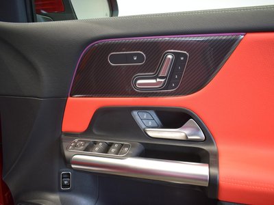 MERCEDES-BENZ GLA - 8