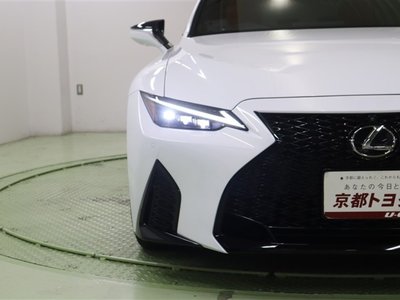 LEXUS IS - 10