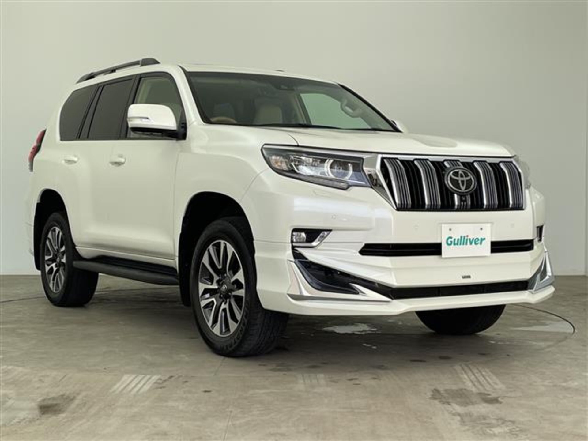 TOYOTA LAND CRUISER PRADO - View 1