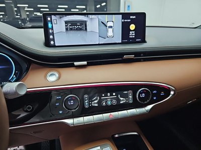 2023 Genesis GV70 photo 10