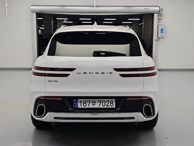 2023 Genesis GV70 photo 2