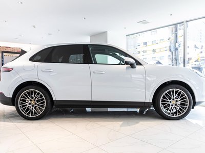 PORSCHE CAYENNE - 9