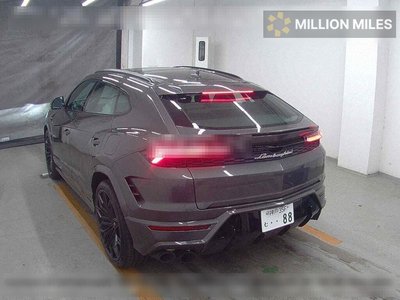 LAMBORGHINI URUS - 2