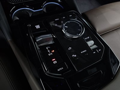 2026 BMW 5 SERIES — миниатюра 12